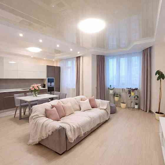 Продаж Квартира 2-кімнатна, 8/15 поверх на Юлії Здановської вул., д. 73Ж Kiev