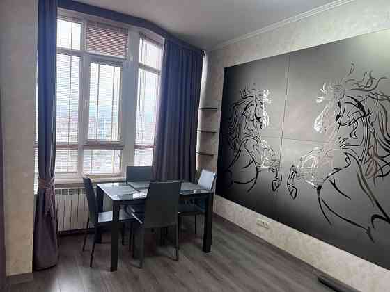 Продаж Квартира 1-кімнатна, 25/32 поверх на Жилянська вул., д. 118 Kiev