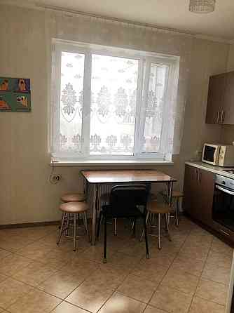 Оренда Квартира 1-кімнатна, 23/26 поверх на Драгоманова ул., 6/1 Kiev