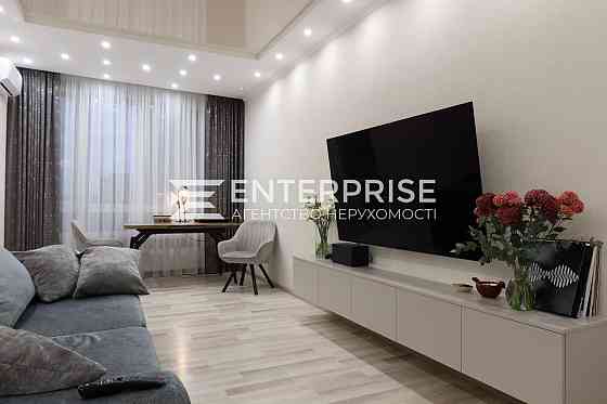 Продаж Квартира 3-кімнатна, 22/25 поверх на вул. Зарічна Київ