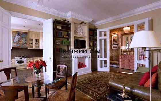 Оренда Квартира 2-кімнатна, 8/11 поверх на Крещатик ул. Київ