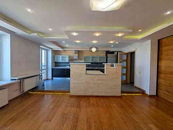 Продаж Квартира 3-кімнатна, 18/25 поверх на Мирного Панаса вул., д. 28-А Київ