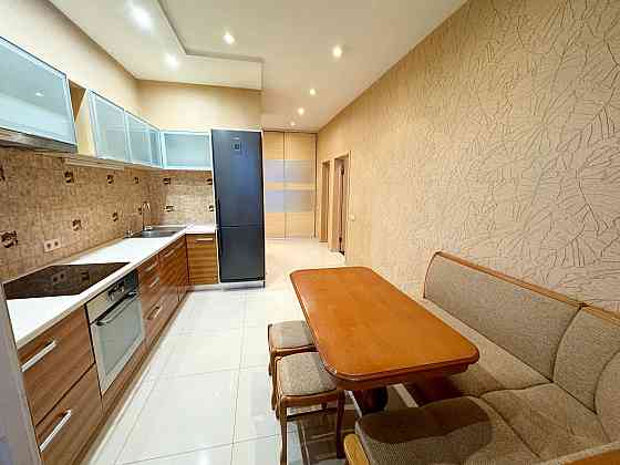 Продаж Квартира 2-кімнатна, 2/9 поверх на Оболонська Набережна вул., д. 3 Киев