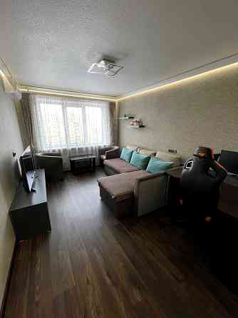 Продаж Квартира 3-кімнатна, 8/9 поверх на Володимира Івасюка вул., д. 9 Kiev