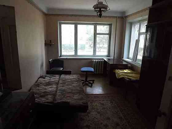 Оренда Квартира 2-кімнатна, 1/5 поверх на пл. Дарницкая, 1а Київ