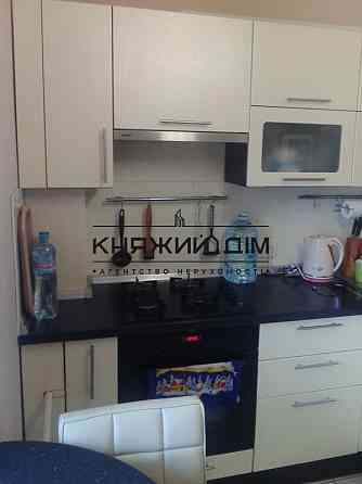 Оренда Квартира 1-кімнатна, 3/9 поверх на Урловская ул. Київ