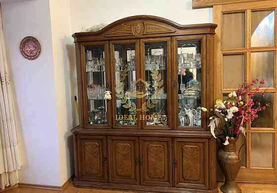 Продаж Квартира 3-кімнатна на Хмельницкая ул., 10 Київ