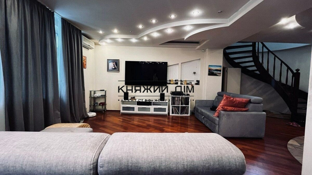 БЕЗ КОМІСІЇ !!! Оренда дворівневої 4-х к. кв. з великою терасою у центрі, м. Палац Україна. № 11200712 Киев - изображение 1