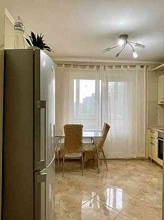 Оренда Квартира 1-кімнатна, 3/16 поверх на Ревуцького, 21 Київ