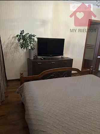 Продаж Квартира 4-кімнатна, 2/9 поверх на Богомольця Ужгород