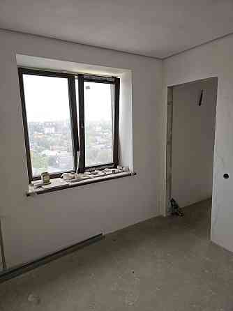 Продаж Квартира 3-кімнатна, 10/10 поверх на Малышева ул., 32 Дніпро