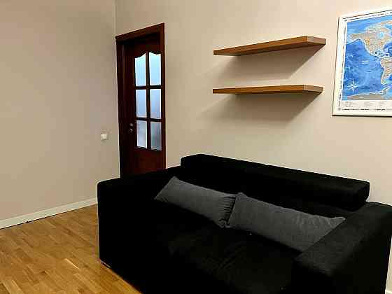 Продаж Квартира 3-кімнатна, 2/24 поверх на Левка Лук’яненка вул., д. 21к2 Kiev