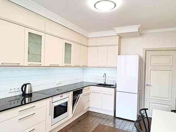 Оренда Квартира 2-кімнатна, 10/25 поверх на улица Драгоманова, д.4 Kiev