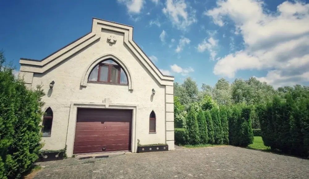 Продаж 2-поверховий Будинок з ділянкою 75 сот 400 кв.м 6 кімн. на зазим