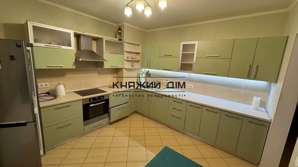 Продаж 3-х кімнатної ,вул. Урлівська 38А м.Позняки або Осокорки Київ - фото 1