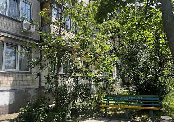 Продається 3-х кімнатна квартира в Деснянському р-ні (Лісовий масив) Київ