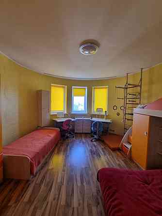 Продаж Квартира 3-кімнатна, 22/30 поверх на Ахматової Анни вул., д. 13 Київ