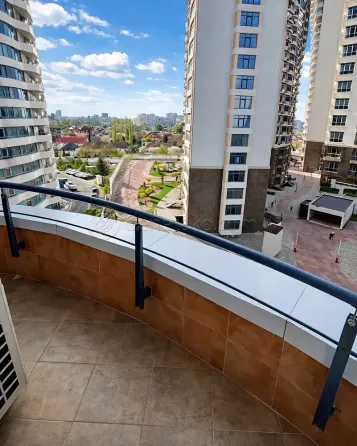 Оренда 3к Квартира 132 кв.м Фонтан, ул. Литературная, 1А Одеса