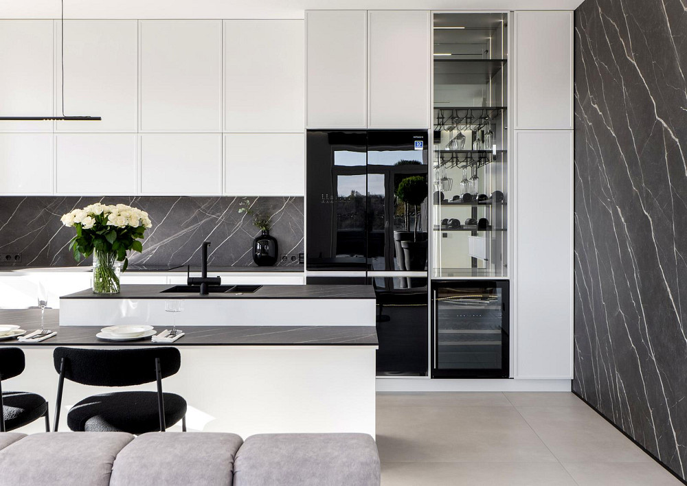 Продаж Квартира 3-кімнатна, 5/5 поверх на Університетська вул., д. 17-А Киев - изображение 2