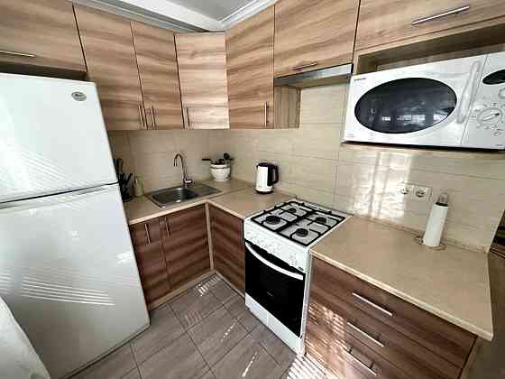 Оренда Квартира 2-кімнатна, 1/5 поверх на вул. Івана Микитенко, 25 Kiev