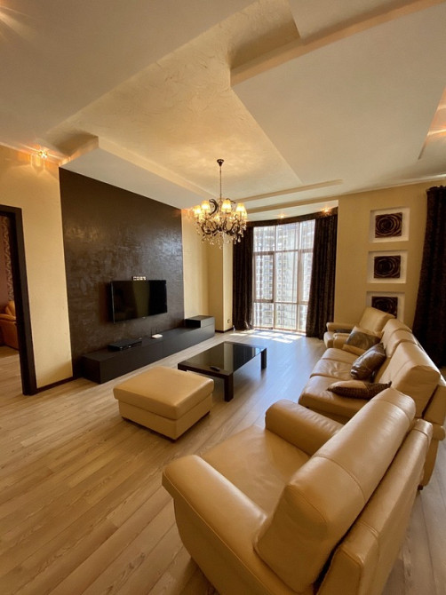 Продаж Квартира 3-кімнатна, 10/22 поверх на Генуэзская ул., 1 Одеса - фото 1