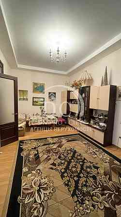 Продаж Квартира 3-кімнатна, 2/2 поверх на Олеся Гончара вул., 19 Дніпро