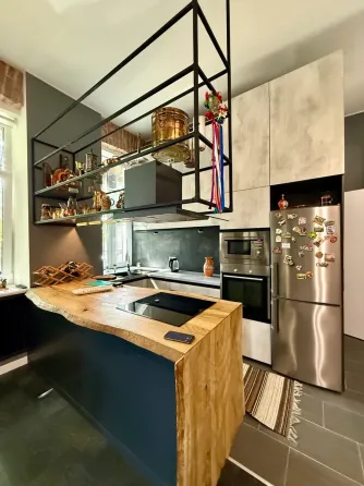 3-room apartment for sale in the Center + Garage! Code:21696 Poltava