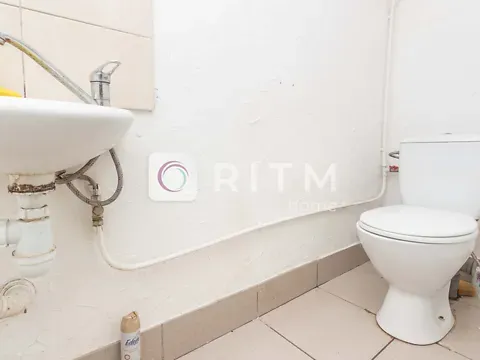 Здається    Чернівці Аркадія Жуковського (Горького Максима) вулиця 19 Чернівці - фото 1