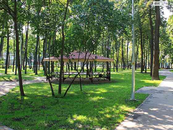 Продаж Квартира 3-кімнатна, 21/23 поверх на Парково-Сирецька вул., д. 4в Киев