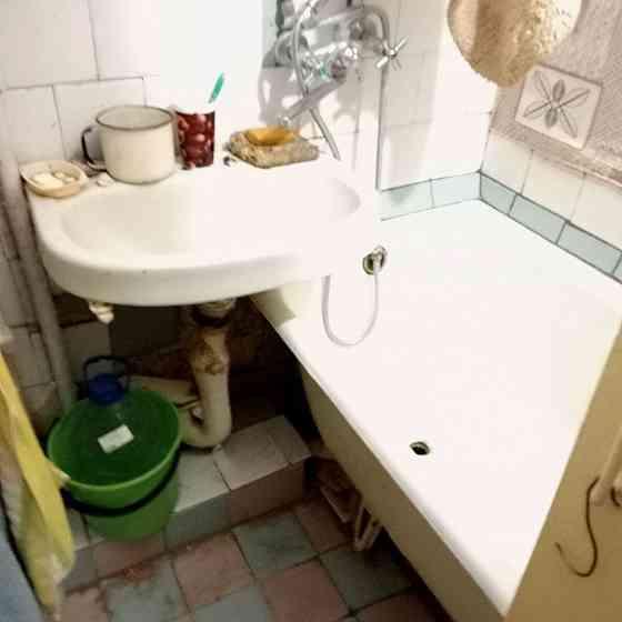 Оренда Квартира 3-кімнатна, 1/5 поверх на Академіка Шалімова, 17 Киев