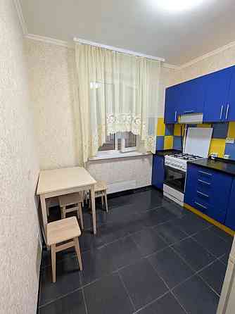 Оренда Квартира 1-кімнатна, 10/10 поверх на Драгоманова, 11 Київ