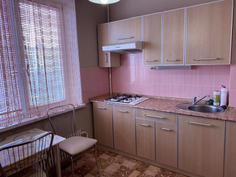 Оренда Квартира 1-кімнатна, 8/9 поверх на вул. Героїв Праці Харьков - изображение 1