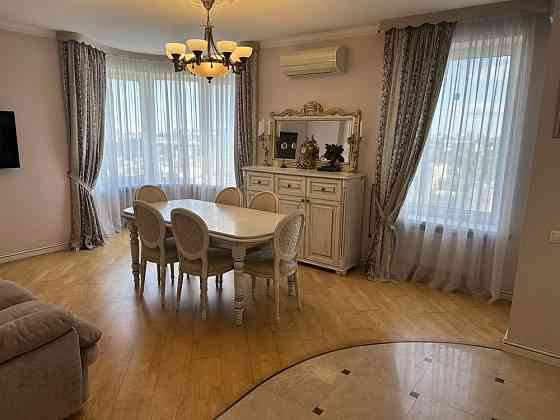 Продаж Квартира 4-кімнатна, 21/25 поверх на Депутатська вул., д. 23А Київ