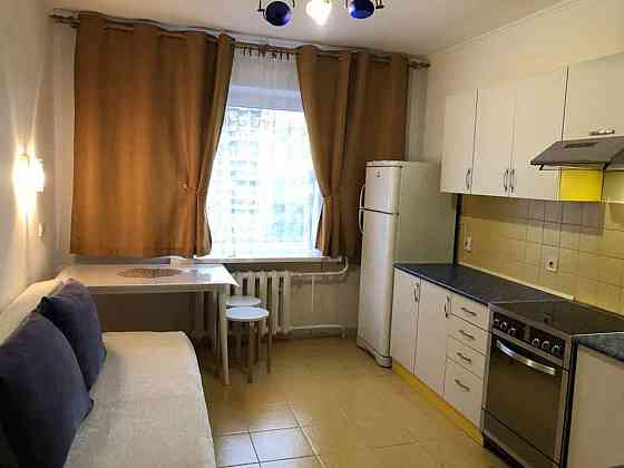 Оренда Квартира 1-кімнатна, 10/16 поверх на ул. Урловская Київ