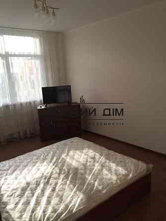 Оренда Квартира 1-кімнатна, 24/25 поверх на вул. Дегтяренка Петра ул./Сім'ї Кульженків Киев