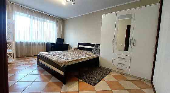 Оренда Квартира 3-кімнатна, 8/8 поверх на б-р Лесі Українки, 19 Київ