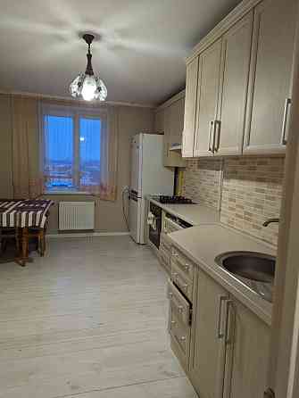 Оренда Квартира 2-кімнатна, 8/10 поверх на вул. Соборна Рівне