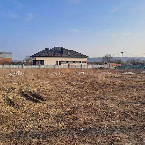 Продається котедж в Петриках ( дольова ) 