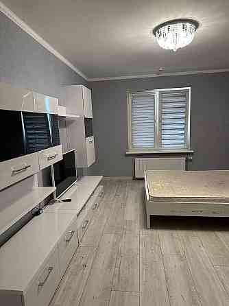 Оренда Квартира 1-кімнатна, 10/25 поверх на Хорольська, 1а Kiev