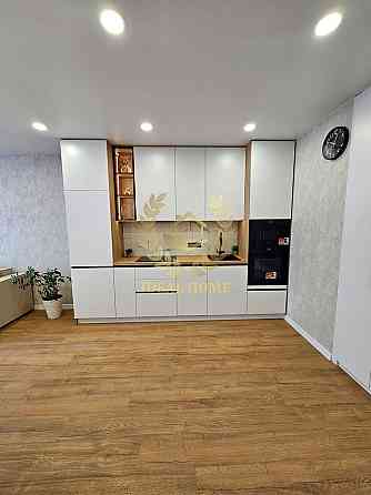 Продаж Квартира 1-кімнатна, 17/20 поверх на Александра Олеся ул., 27А Kiev