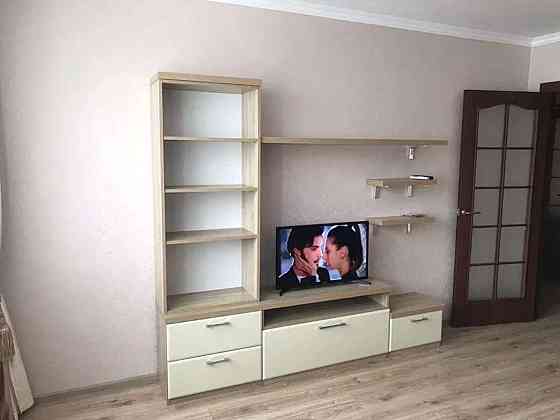 Оренда Квартира 1-кімнатна, 21/25 поверх на ул. Урловская Київ