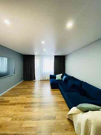 Продаж Квартира 4-кімнатна, 11/18 поверх на Дмитра Чижевського вул., д. 2А Київ