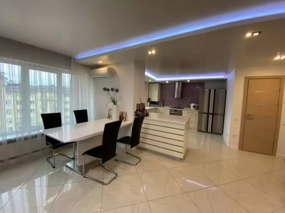 Продаж Квартира 4-кімнатна, 10/11 поверх на вул. Симоненка В. Івано-Франківськ - фото 1