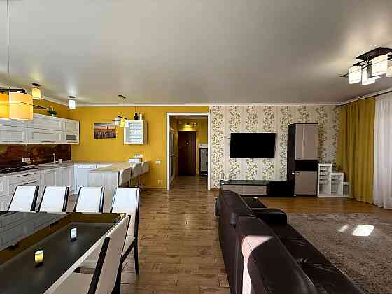 Продаж Квартира 2-кімнатна, 5/5 поверх на Замковецька вул., д. 102А Київ