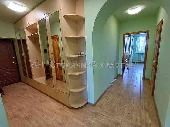 Продаж Будинок 3-кімнатний на Освіти вул., 3А Kiev