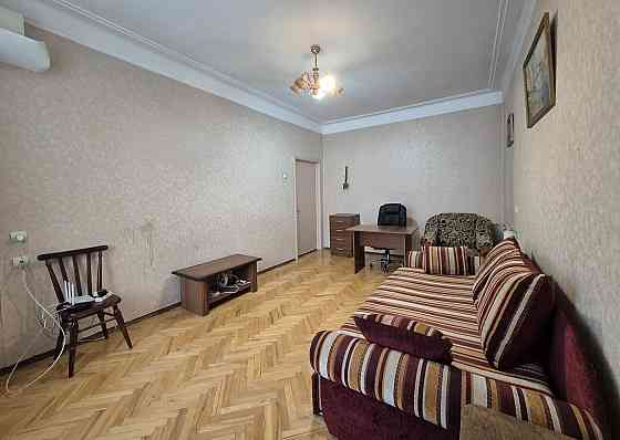 Продаж Квартира 2-кімнатна, 4/7 поверх на Федорова вул., д. 6А Киев