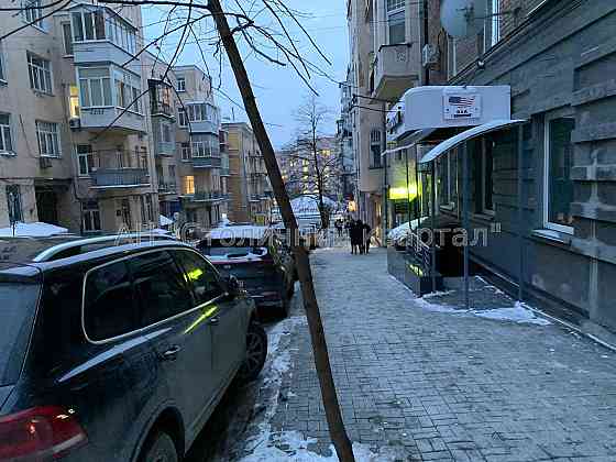 Оренда Будинок 4-кімнатний на Костьольна вул., 11 Київ