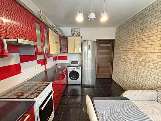 Продаж Квартира 2-кімнатна, 8/10 поверх на вул. Симоненка В. Ивано-Франковск