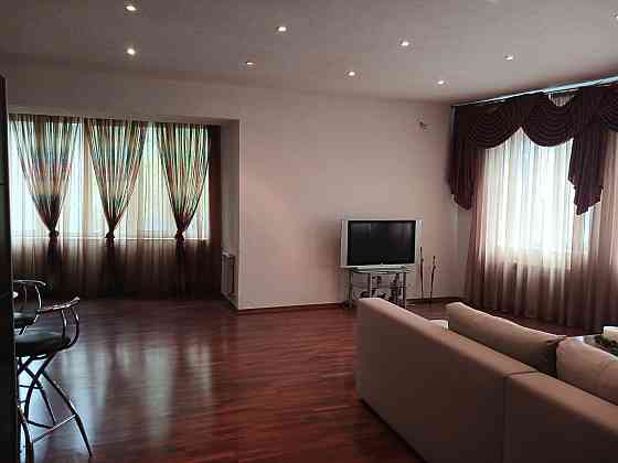 Просторная 3-комнатная квартира на 10-й Фонтана, 134 м² + 2 паркоместа Одеса