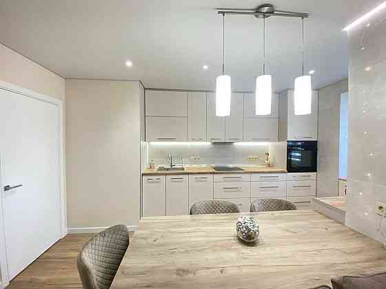 Продаж Квартира 2-кімнатна, 13/16 поверх на Юрія Іллєнка вул., д. 5 Киев